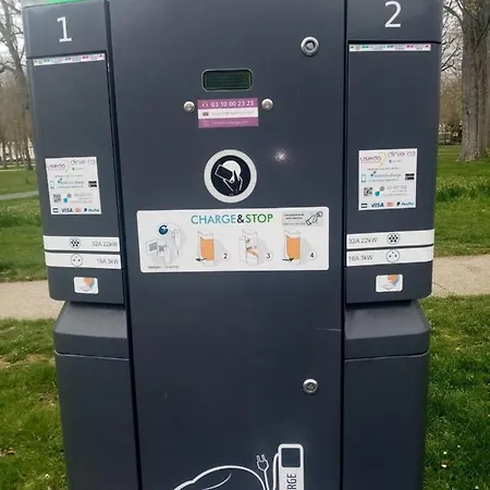 Comme A La Maison - Basilique Saint-Quentin (Aisne)