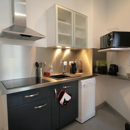 Comme A La Maison - Basilique *