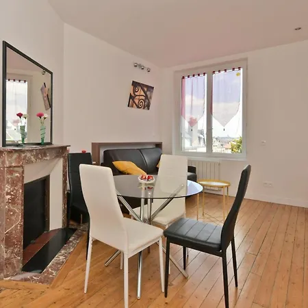 Comme A La Maison - Basilique *