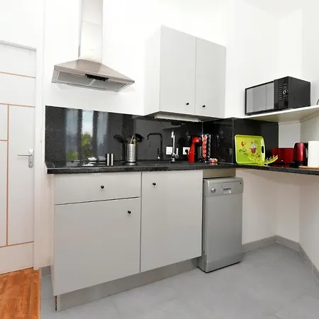 Comme A La Maison - Basilique Apartmán *
