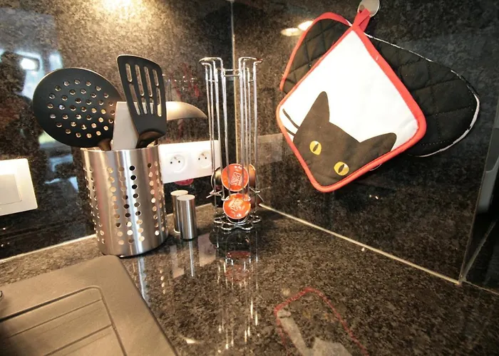 Comme A La Maison - Basilique Saint-Quentin (Aisne)