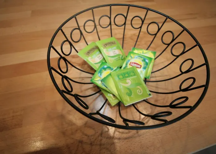 Comme A La Maison - Basilique Saint-Quentin (Aisne)