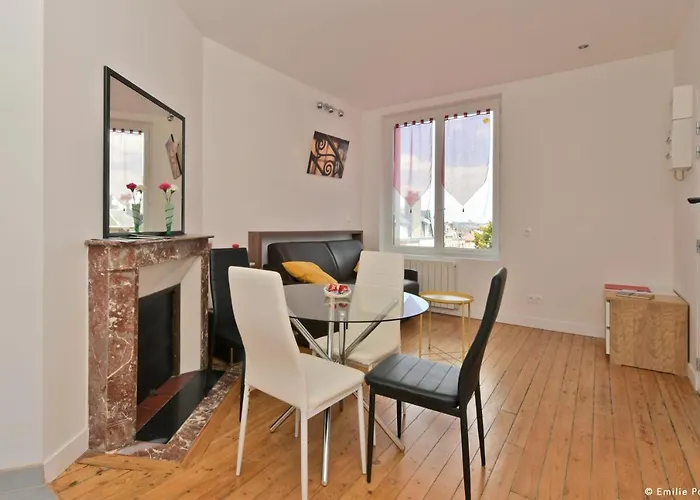 Comme A La Maison - Basilique *